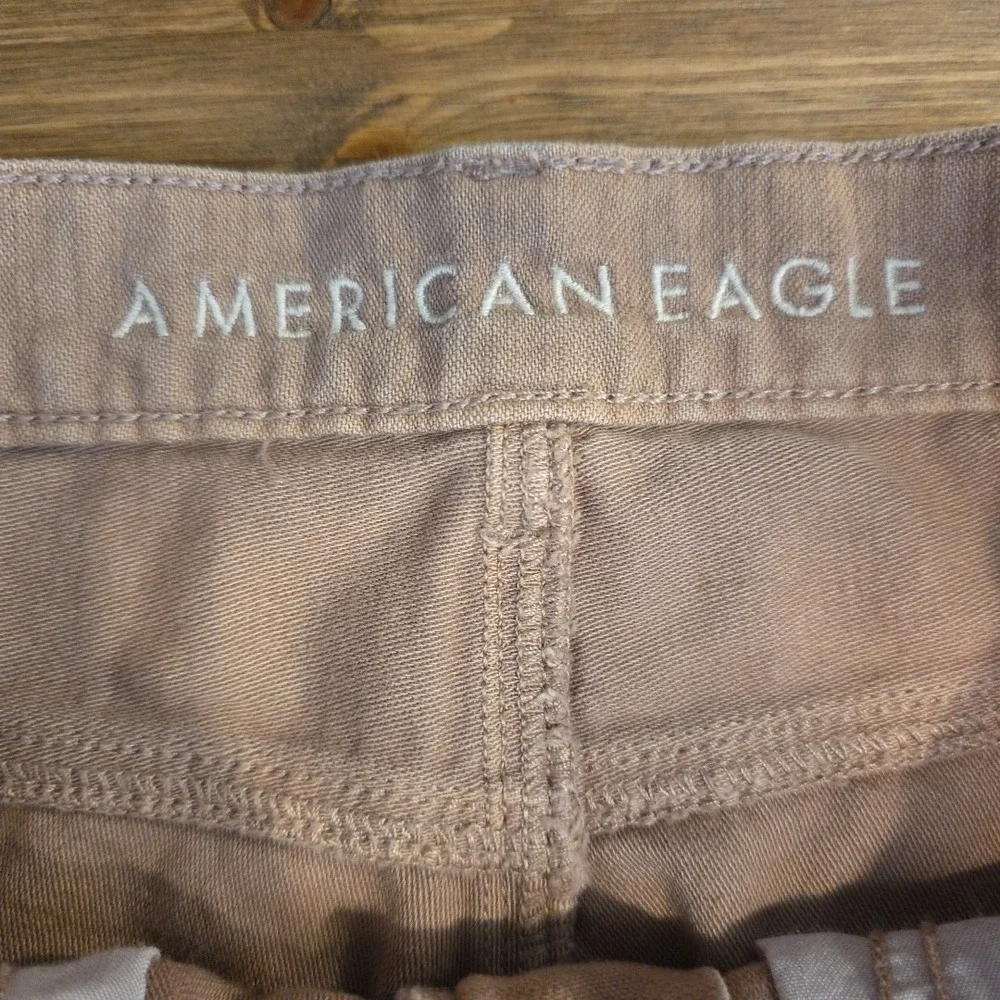 American Eagle Highest Rise Mom Distressed Brown Shorts Size 4‎